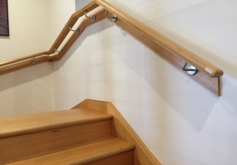 timber handrail 1